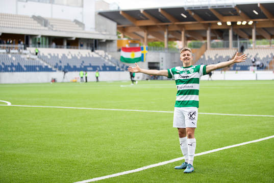 Västerås Simon Gefvert jublar