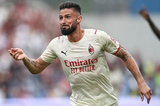 Olivier Giroud of Milan celebrates