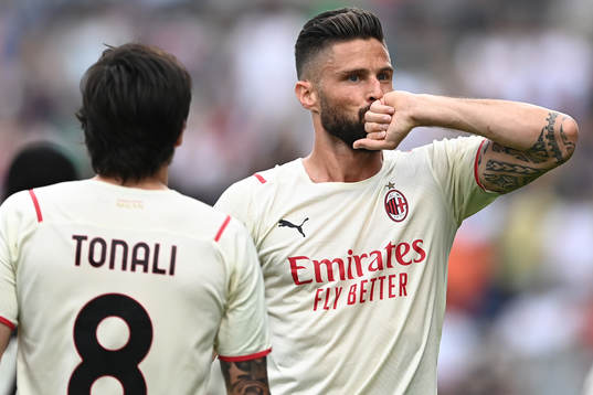 Olivier Giroud of Milan celebrates