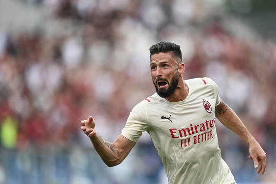 Olivier Giroud of Milan celebrates