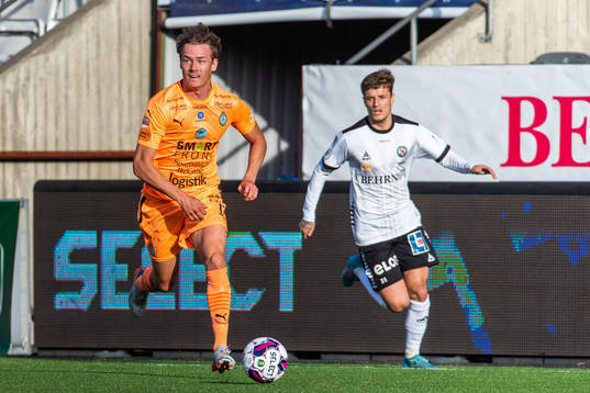 AFC Eskilstunas Anton Ekeroth och Örebros Vincent Thill