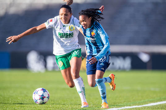 Hammarbys Madelen Janogy och Djurgårdens Linda Maserame Motlhalo