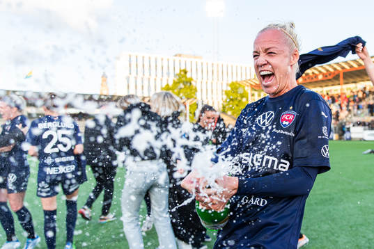 Rosengårds Caroline Seger jublar
