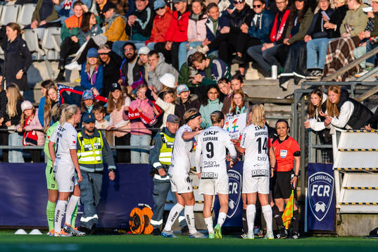 Häckens Luna Nørgaard Gevitz, Filippa Curmark och Molly