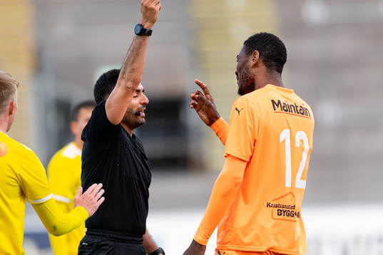 Domare George Jansizian och Olympics Samuel Junior Kotto