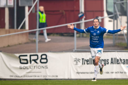 Trelleborgs Isak Jönsson jublar efter 1-1