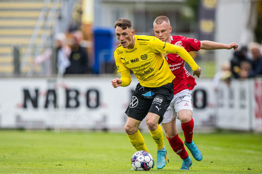 Mjällbys Noah Persson  och Kalmars Isak Jansson