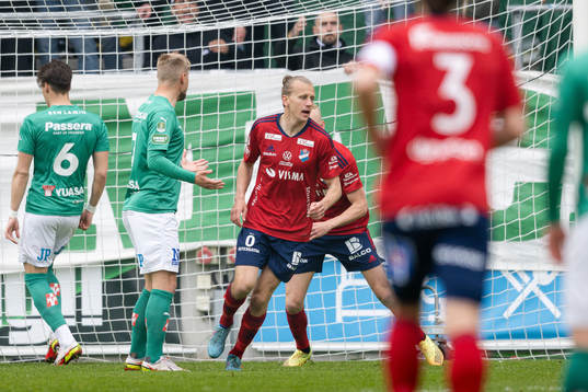 Östers Jesper Jonasson Westermark jublar efter 1-0