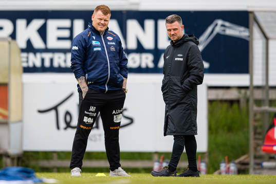 John Arne Riise, head coach of Avaldnes, and Alexander Straus, head coach of Brann, ahead of the Toppserien football match between Avaldsnes and Brann on May 29, 2022 in Karmøy.
