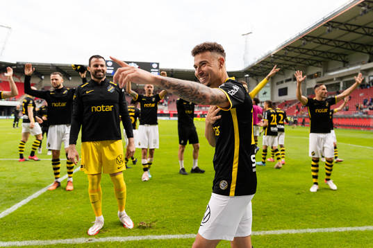 s Jordan Larsson jublar efter fotbollsmatchen i Allsvenskan mellan Helsingborg och AIK den 29 maj 2022 i Helsingborg. 