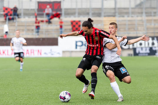 Brommapojkarnas Monir Jelassi och Örebros Samuel Dahl