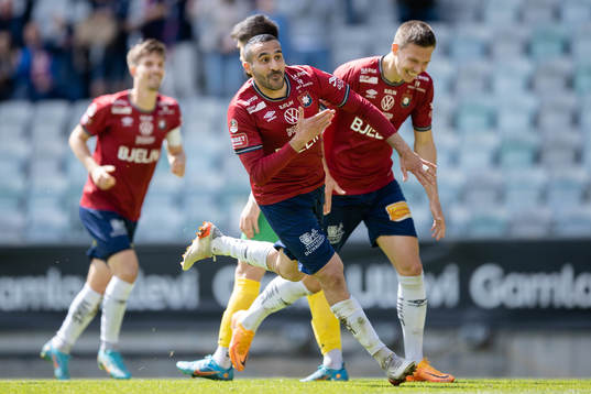 Örgrytes Sargon Abraham jublar efter 1-0