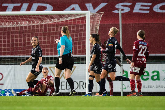 Domare Laura Rapp dömer straff efter en situation med Piteås Cajsa Hedlund