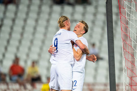 Erling Braut Haaland celebrate with Marcus Holmgren Pedersen of Norway after scoring 0-1 during the Nations League football match between Serbia and Norway on June 2, 2022 in Belgrade. 
