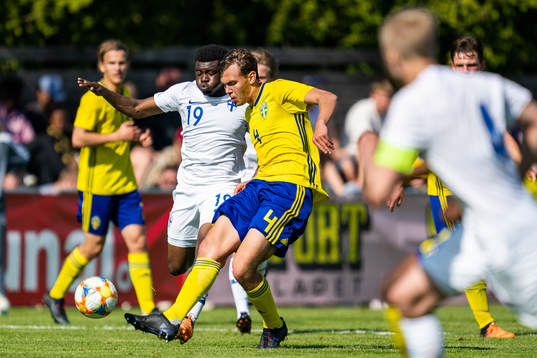 Finlands Badreddine Bushara och Sveriges Casper Eklund