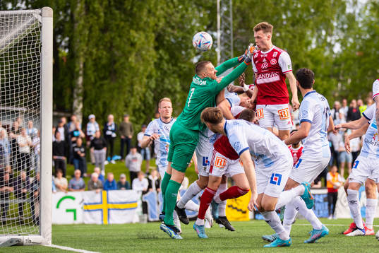 Bla gjennom flere bilder av Fotboll, Ettan norra, herr, Sandviken - Gefle