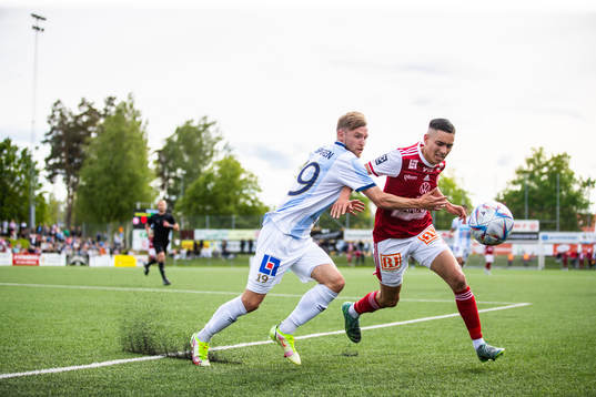 Gefles Christoffer Aspgren och Sandvikens Danilo Al-Saed