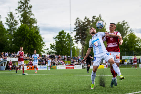Gefles Christoffer Aspgren och Sandvikens Danilo Al-Saed