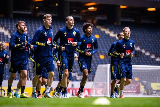 Christoffer Nyman, Emil Krafth, Branimir Hrgota, Jens Cajuste and Joel Andersson of the Swedish national football team