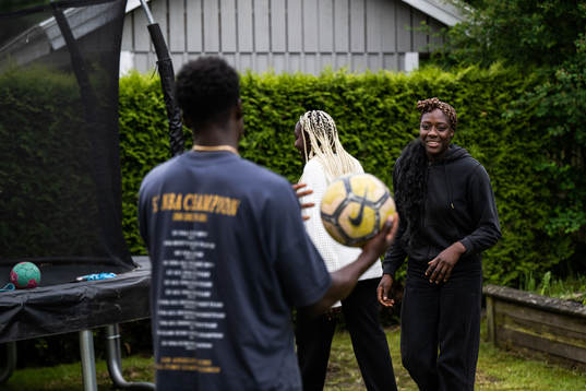 Joel, Ketsia och Charité Mumbongo