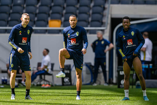 Branimir Hrgota, Robin Quaison and Anthony Elanga of the Swedish national football team