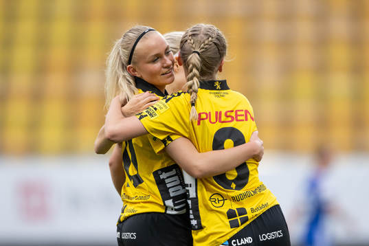 Elfsborgs Matilda Ståhlbom Karlsson jublar