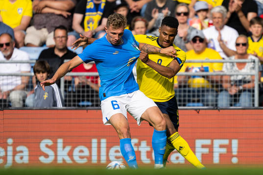Matteo Lovato of Italy and Amin Sarr of Sweden