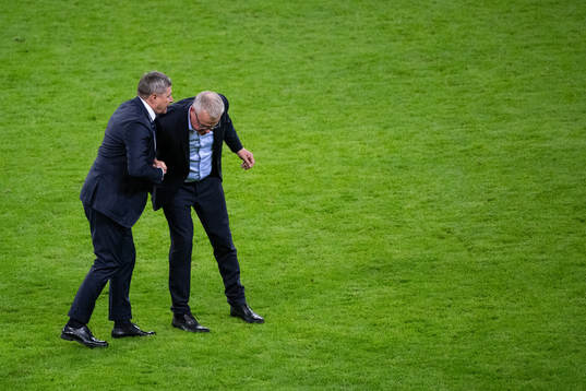 Head coach Dragan Stojkovic of Serbia and head coach Janne Andersson of Sweden