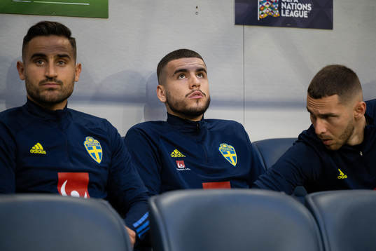 Sotirios Papagiannopoulos, Edvin Kurtulus and Branimir Hrgota of Sweden ahead of the Nations League football match between Sweden and Serbia on June 9, 2022 in Stockholm. 