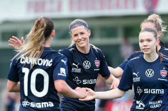 FC Rosengårds Olivia Schough jublar