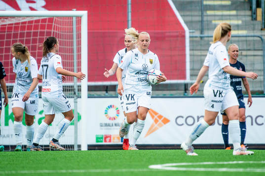 Umeås Wilma Carlsson jublar efter 5-1