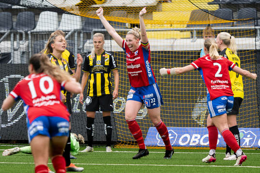 Vittsjös Sandra Adolfsson jublar