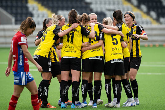 Häckens spelare jublar