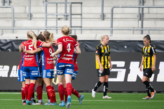 Vittsjös spelare jublar efter 1-2 
