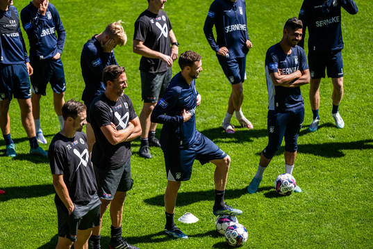 Frölundas Patrik Carlsson och Joel Lundqvist med IFK Göteborgs Marcus Berg och Hosam Aiesh