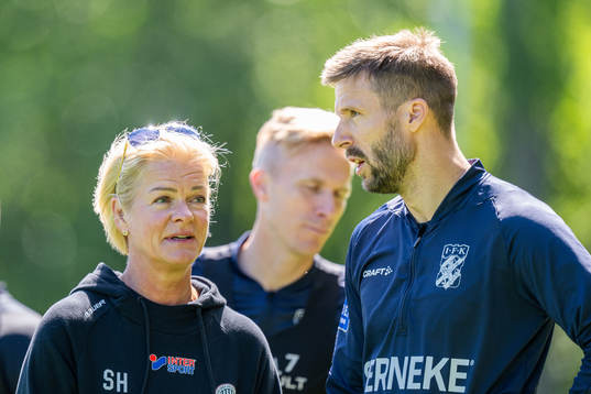 Frölundas rehabkoordinator Stina Hedin och IFK Göteborgs Mattias Bjärsmyr