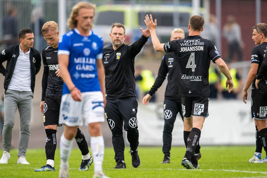 IFK Göteborgs tränare Mikael Stahre och Carl Johansson jublar
