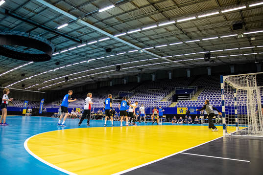 Spel vid finalen i handboll mellan IFK Tumba och