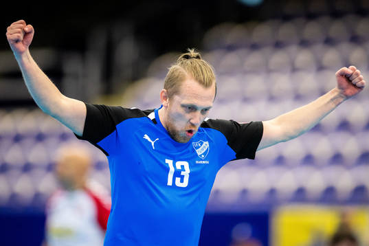IFK Tumbas Kim Nilsson jublar vid finalen i handboll mellan
