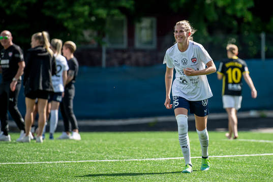 FC Rosengårds Emma Berglund jublar