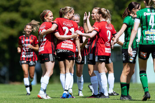 Stafsinges spelare jublar efter 0-1