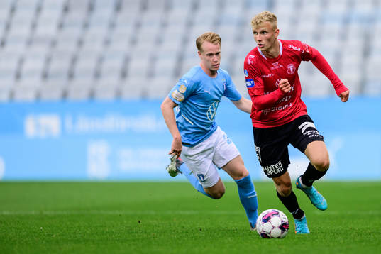 Malmö FFs David Edvardsson och Trelleborgs Liam Olausson