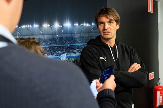Malmö FFs tränare Milos Milojevic intervjuas