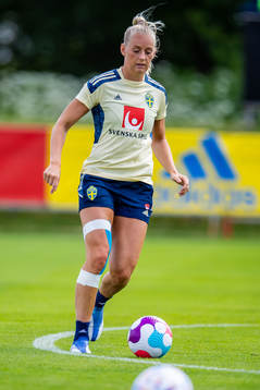 Stina Blackstenius of Sweden