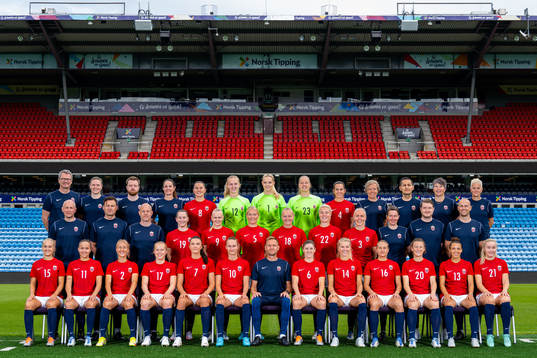  Press officer Halvor Lea, content producer Ingvild Isaksen, analyst Fredrik Vold, physio Margareta Endresen, Vilde Bøe Risa, goalkeeper Sunniva Skoglund, goalkeeper Guro Pettersen, goalkeeper Aurora Mikalsen, Tuva Hansen, physical coach Gunnvor Halmøy, doctor Said Tutunchian, team manager Bente Bratbak and kit manager Kristine Skuland Nilsen. Middle row: Sports psychologist Andreas Ivarsson, goalkeeper coach Roger Eskeland, assistant coach Anders Jacobson, Elisabeth Terland, Karina Sævik, Guro Bergsvand, Frida Maanum, Sophie Román Haug, Maria Thorisdottir, assistant coach Lena Tyriberget, masseur Marius Eriksrud and physio Per-Otto Ringstad. Front row: Amalie Eikeland, Guro Reiten, Anja Sønstevold, Julie Blakstad, Ingrid Syrstad Engen, Caroline Graham Hansen, head coach Martin Sjögren, Maren Mjelde, Ada Hegerberg, Lisa Fjeldstad Naalsund, Synne Skinnes Hansen, Celin Bizet Ildhusøy and Anna Jøsendal.