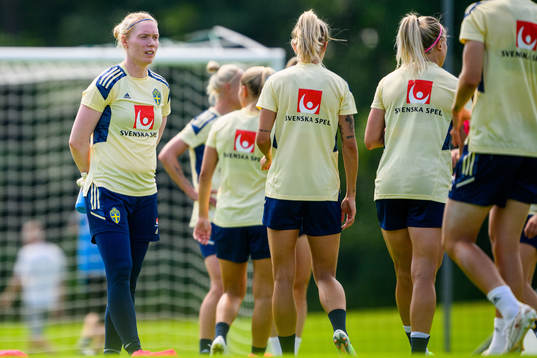 Goalkeeper Hedvig Lindahl