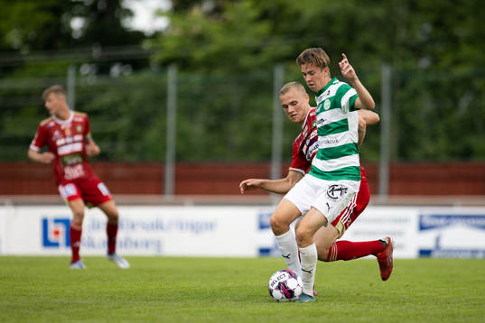 Skövde AIKs Gustav Friberg Västerås SKs Max Larsson