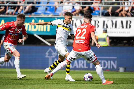 s Jordan Larsson under fotbollsmatchen i Allsvenskan mellan Degerfors och AIK den 26 juni 2022 i Degerfors. 
