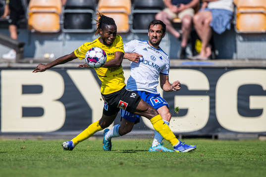 Mjällbys Mamudu Morooch IFK Norrköpings Christopher Telo