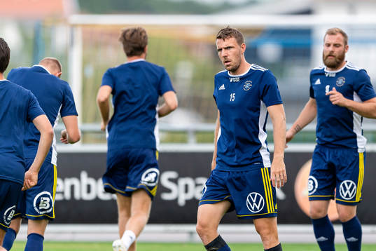 Ängelholms Johan Oremo före fotbollsmatchen i Ettan södra mellan Falkenberg och Ängelholm den 27 juni 2022 i Falkenberg. 